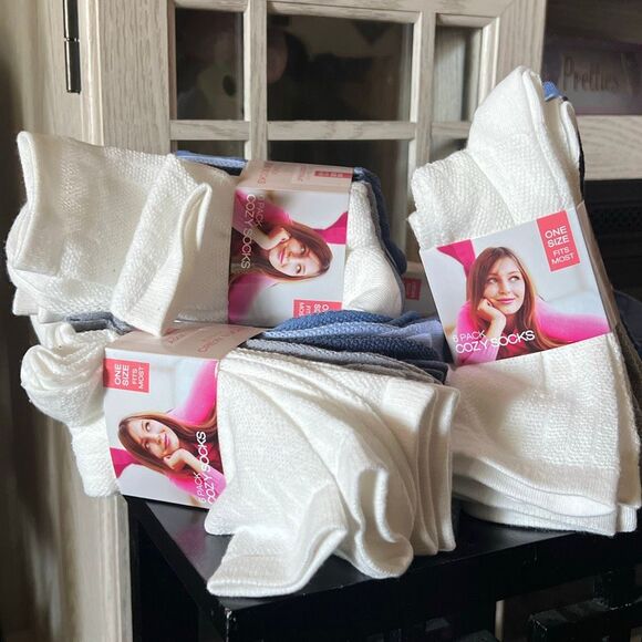 Lot of 5 separate packs of 6 pack ladies socks NWT - Picture 1 of 5